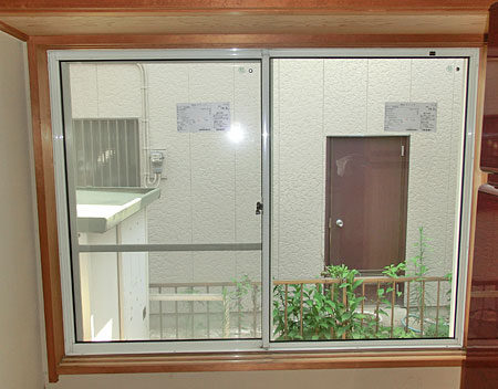 真空ガラス　スペーシアに交換